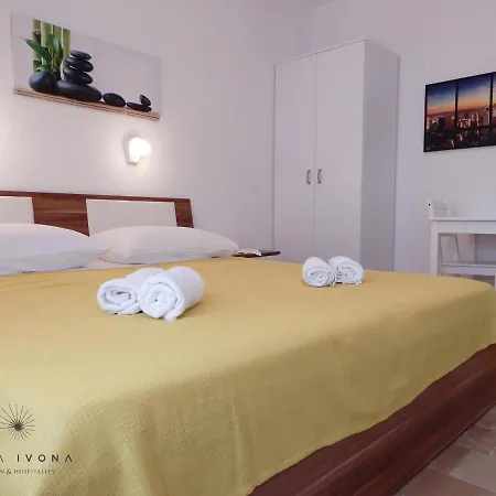 Couette-café Ivona 3*