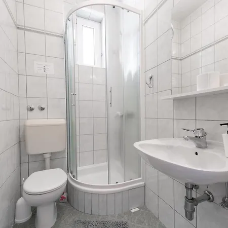 فندق مبيت وإفطار Ivona 3*
